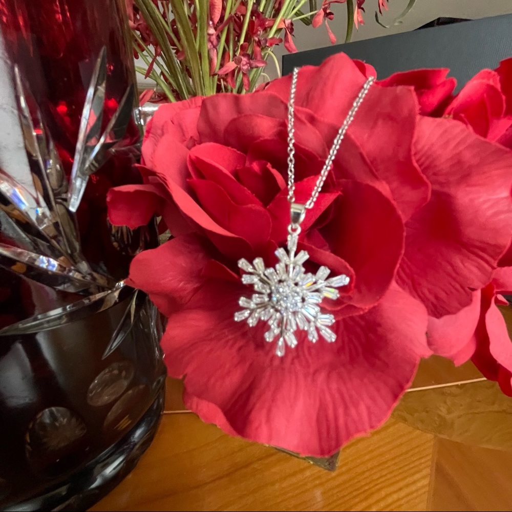 Cubic Zirconia Snowflake Pendant with 18 in Chain Necklace - NWOT